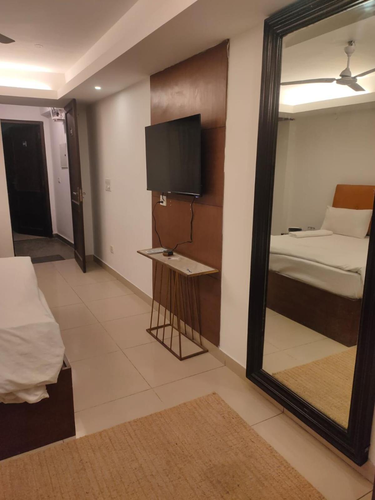 Hotel Blueberry Neu-Delhi Exterior foto