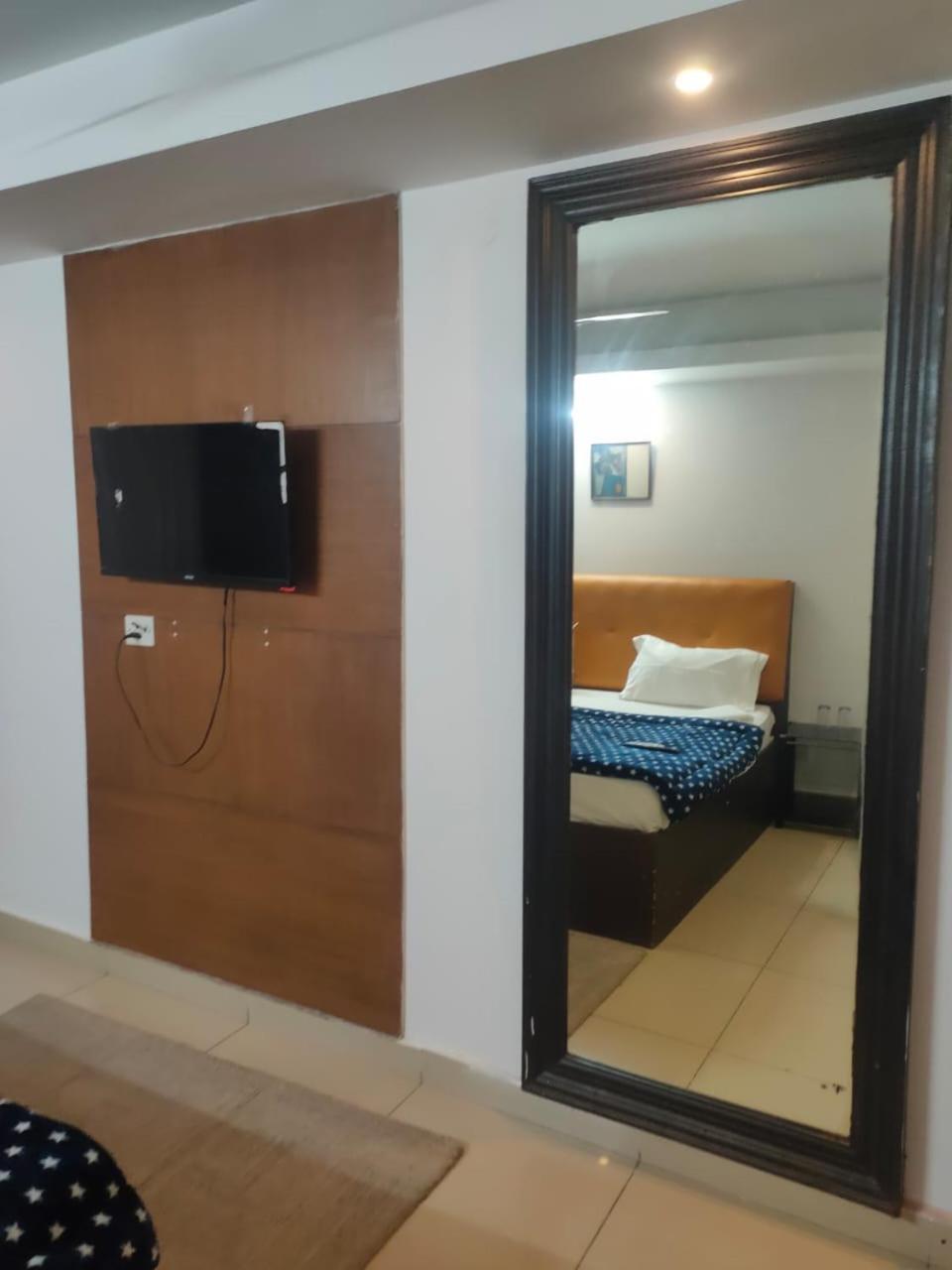 Hotel Blueberry Neu-Delhi Exterior foto